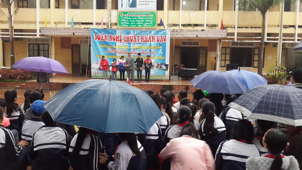 Nối vòng tay nhân ái